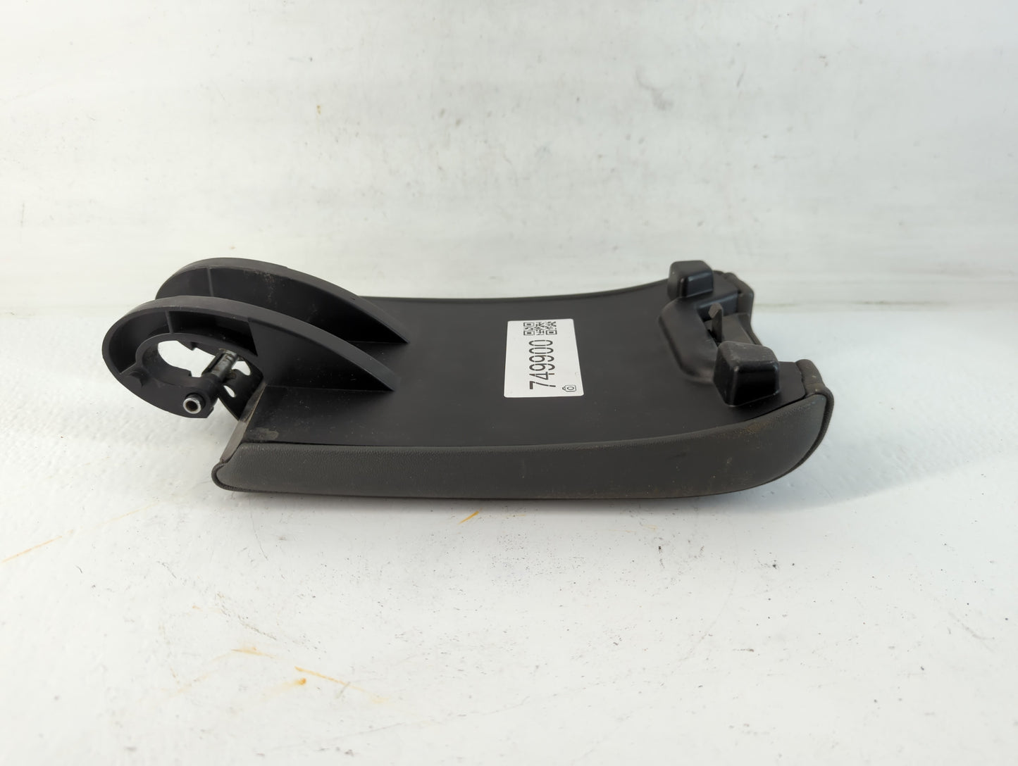 2003 Cadillac Cts Center Console Armrest Cover Lid Fits OEM Used Auto Parts - Oemusedautoparts1.com