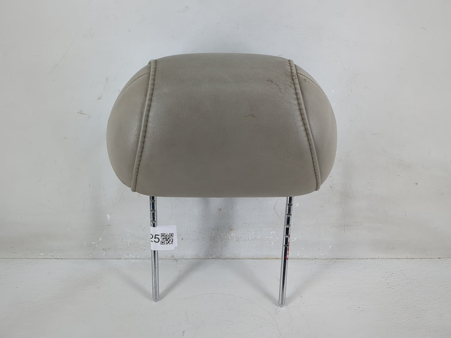 2000-2003 Cadillac Deville Headrest Head Rest Rear Center Seat Fits Fits 2000 2001 2002 2003 OEM Used Auto Parts - Oemusedau