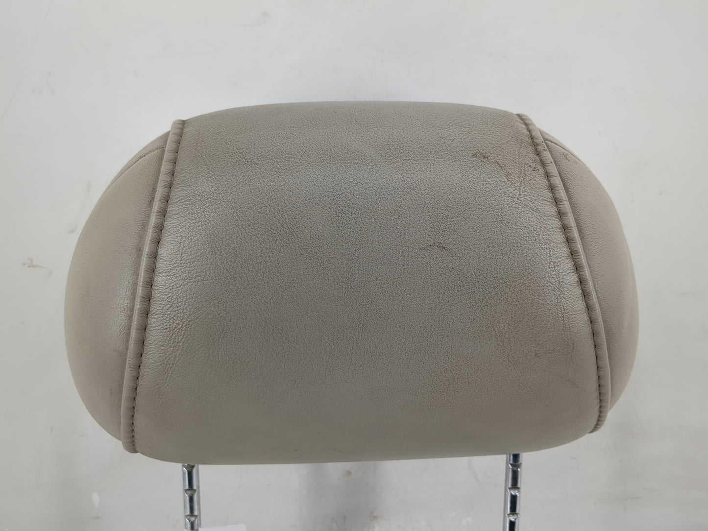 2000-2003 Cadillac Deville Headrest Head Rest Rear Center Seat Fits Fits 2000 2001 2002 2003 OEM Used Auto Parts - Oemusedau