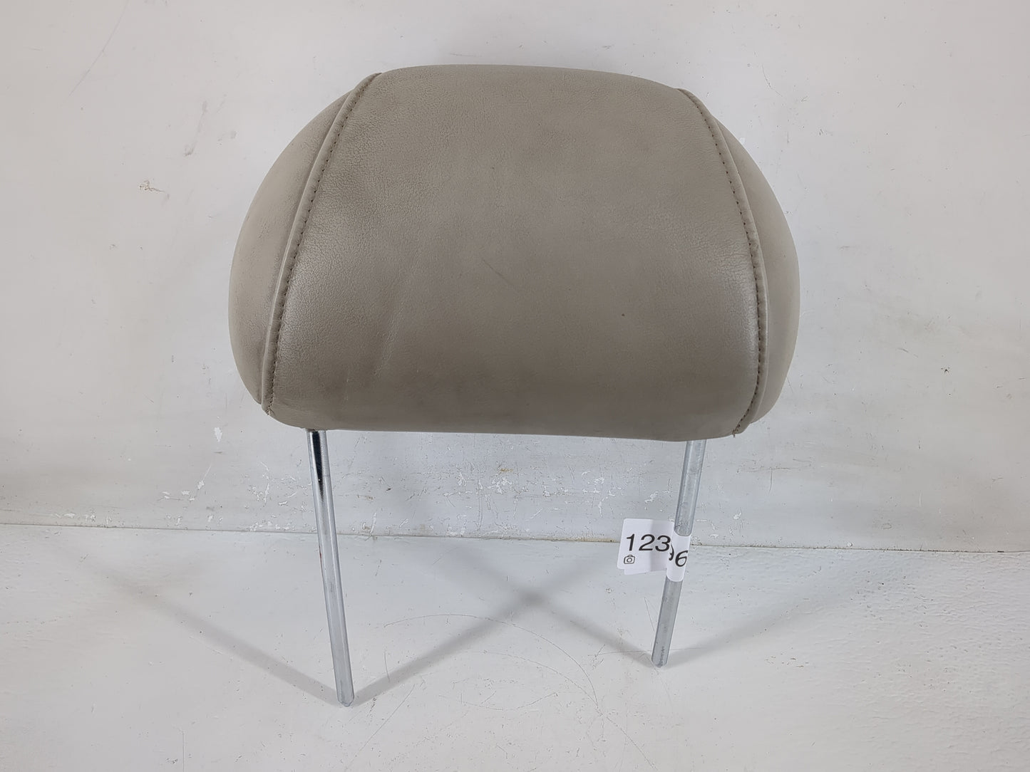2000-2003 Cadillac Deville Headrest Head Rest Rear Center Seat Fits Fits 2000 2001 2002 2003 OEM Used Auto Parts - Oemusedau