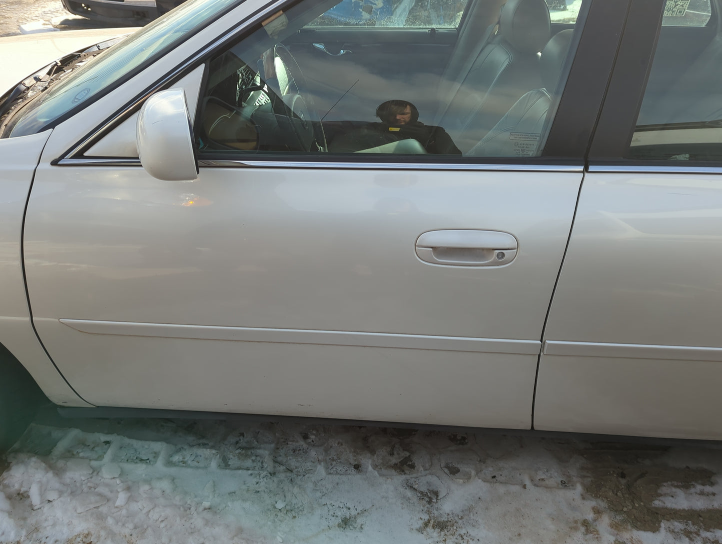 2002-2005 Cadillac Deville Driver Front Door Oem - Oemusedautoparts1.com