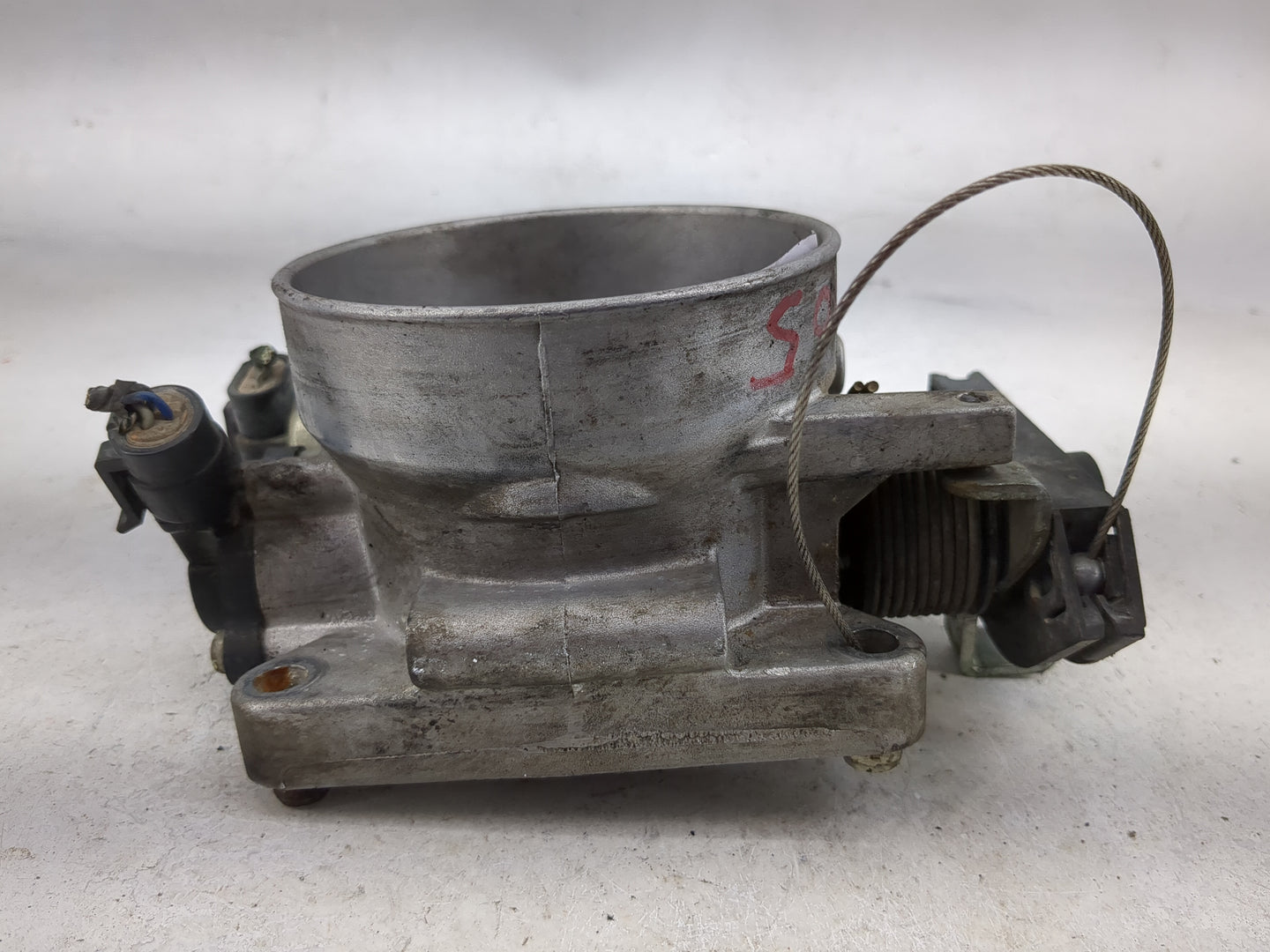 2000-2005 Cadillac Deville Throttle Body Fits Fits 2000 2001 2002 2003 2004 2005 OEM Used Auto Parts - Oemusedautoparts1.com