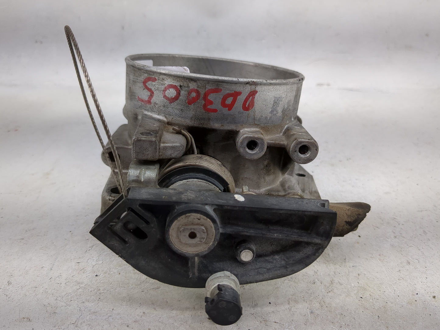 2000-2005 Cadillac Deville Throttle Body Fits Fits 2000 2001 2002 2003 2004 2005 OEM Used Auto Parts - Oemusedautoparts1.com