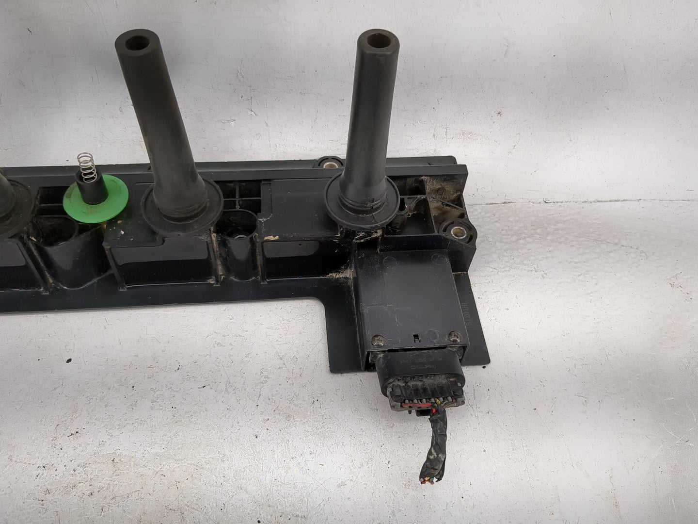 2003 Cadillac Deville Ignition Coil Igniter Pack - Oemusedautoparts1.com