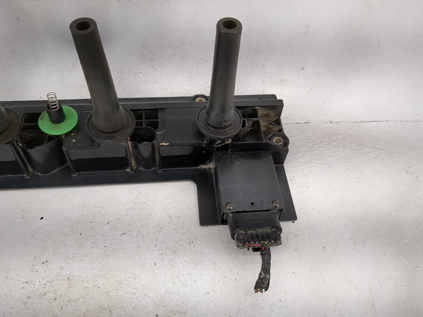 2003 Cadillac Deville Ignition Coil Igniter Pack - Oemusedautoparts1.com