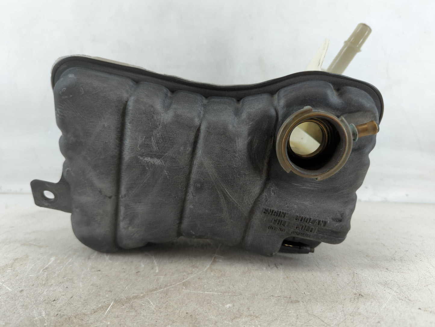 2000 Cadillac Deville Radiator Coolant Overflow Expansion Tank Bottle - Oemusedautoparts1.com