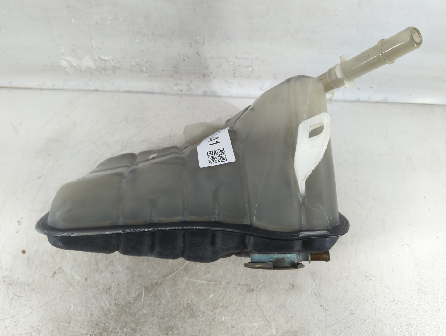 2000 Cadillac Deville Radiator Coolant Overflow Expansion Tank Bottle - Oemusedautoparts1.com