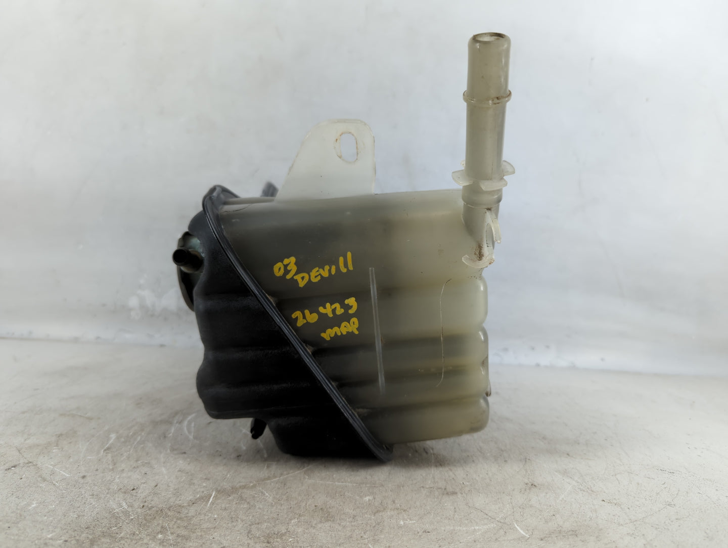 2000 Cadillac Deville Radiator Coolant Overflow Expansion Tank Bottle - Oemusedautoparts1.com