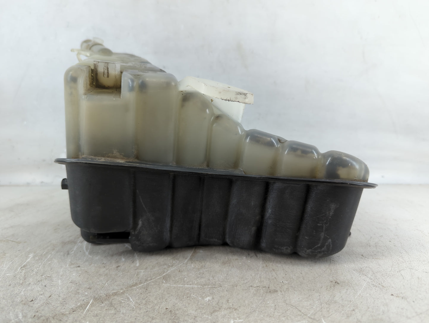 2000 Cadillac Deville Radiator Coolant Overflow Expansion Tank Bottle - Oemusedautoparts1.com