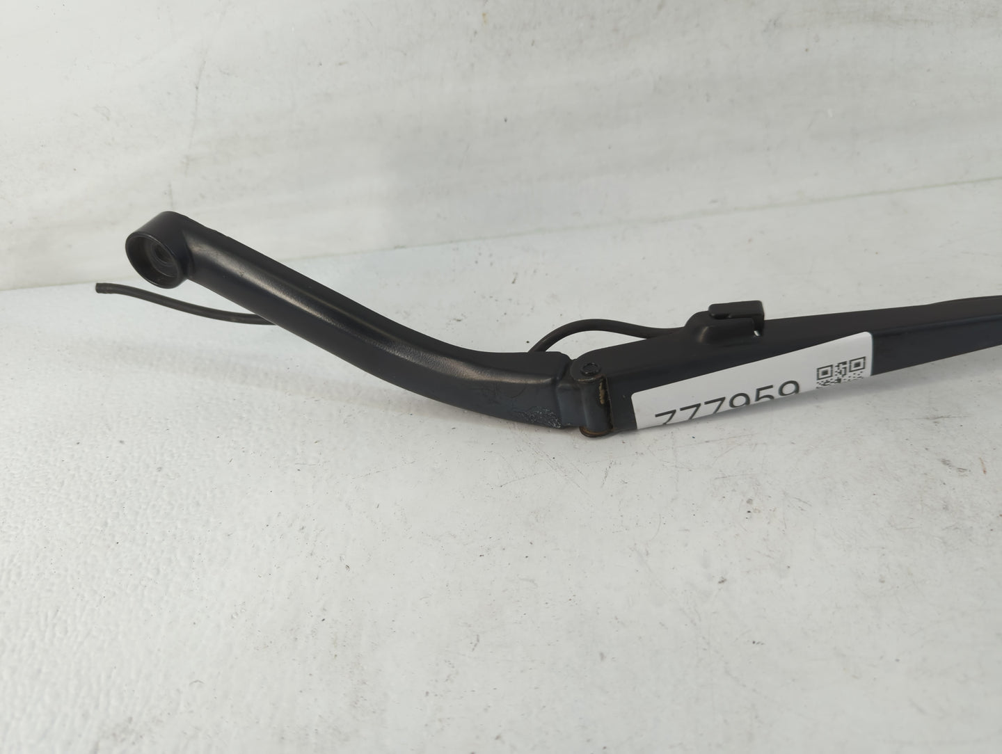 2003 Cadillac Deville Front Drivers Wiper Arm Oem - Oemusedautoparts1.com