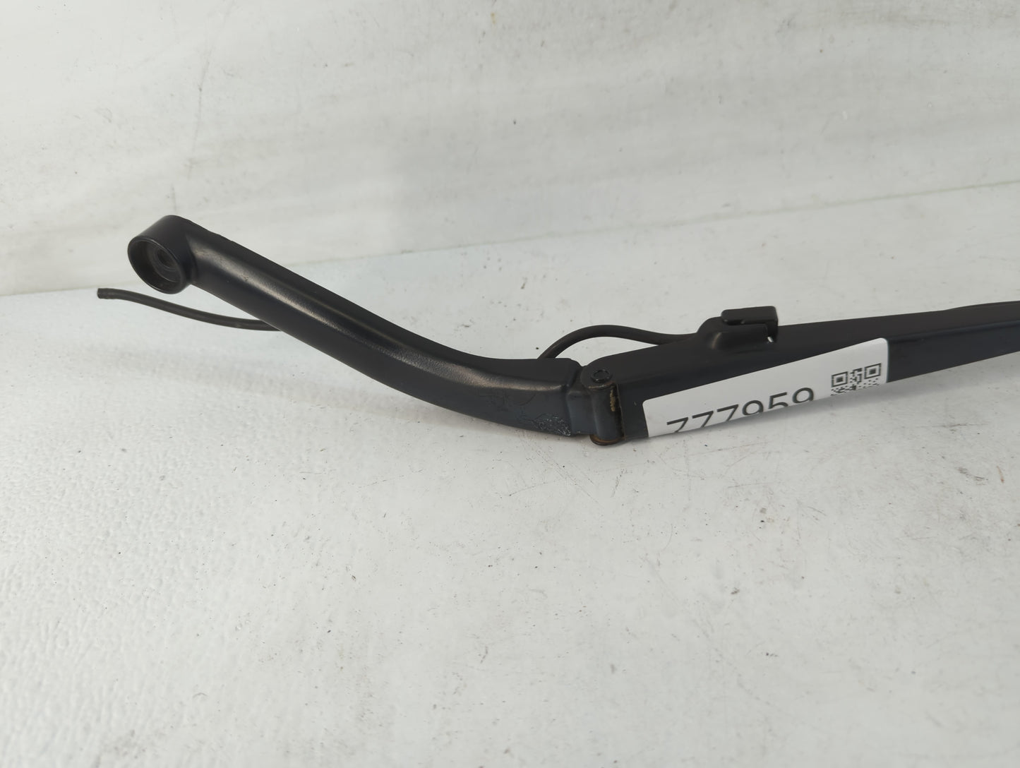 2003 Cadillac Deville Front Drivers Wiper Arm Oem - Oemusedautoparts1.com