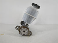 2003-2006 Cadillac Escalade Brake Master Cylinder - Oemusedautoparts1.com
