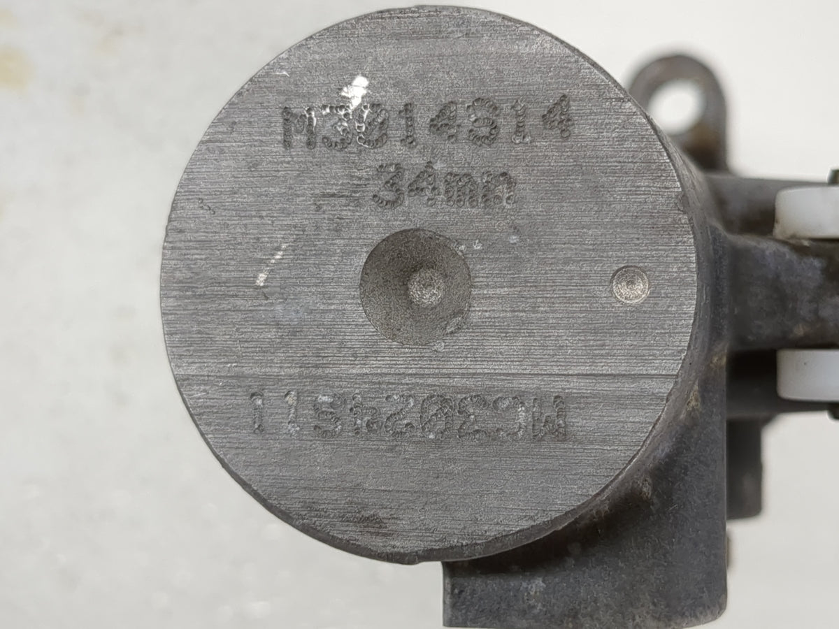 2003-2006 Cadillac Escalade Brake Master Cylinder - Oemusedautoparts1.com