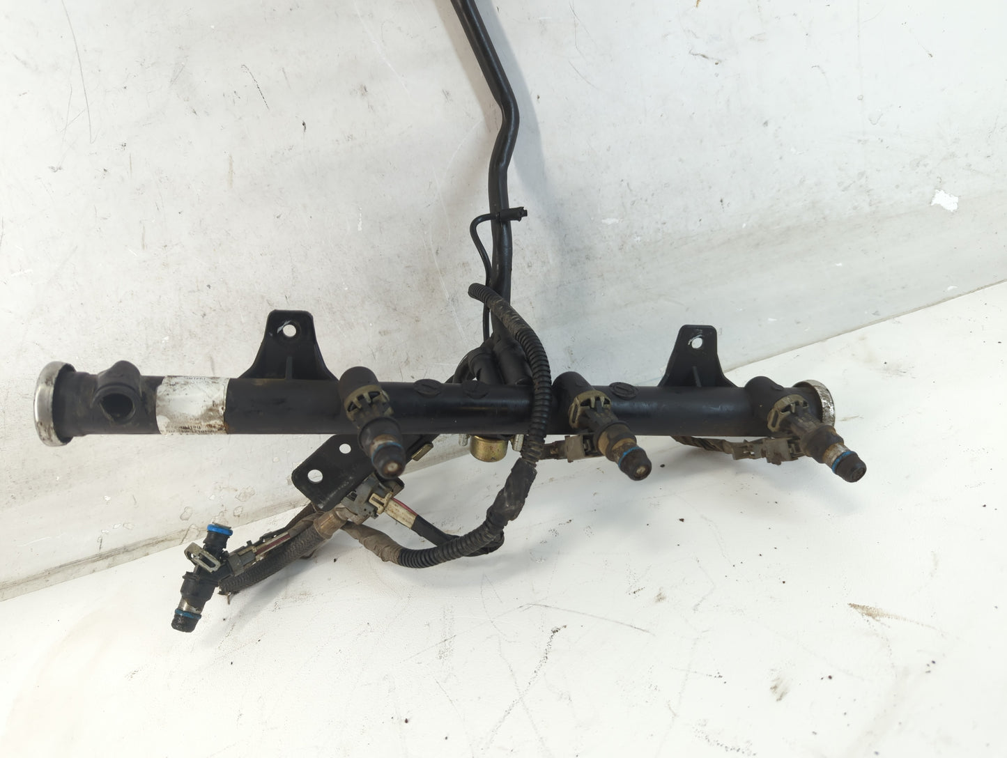 2003 Cadillac Escalade Fuel Injectors P/N:17201017 Fits OEM Used Auto Parts - Oemusedautoparts1.com