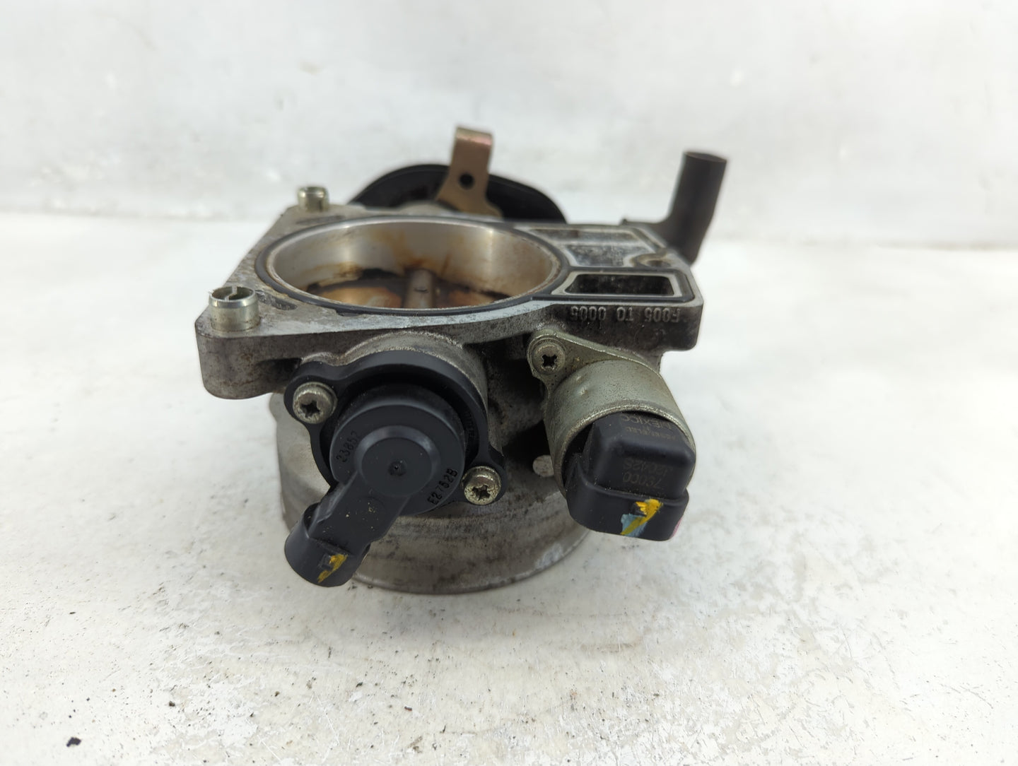 2000-2004 Cadillac Seville Throttle Body Fits Fits 2000 2001 2002 2003 2004 2005 OEM Used Auto Parts - Oemusedautoparts1.com