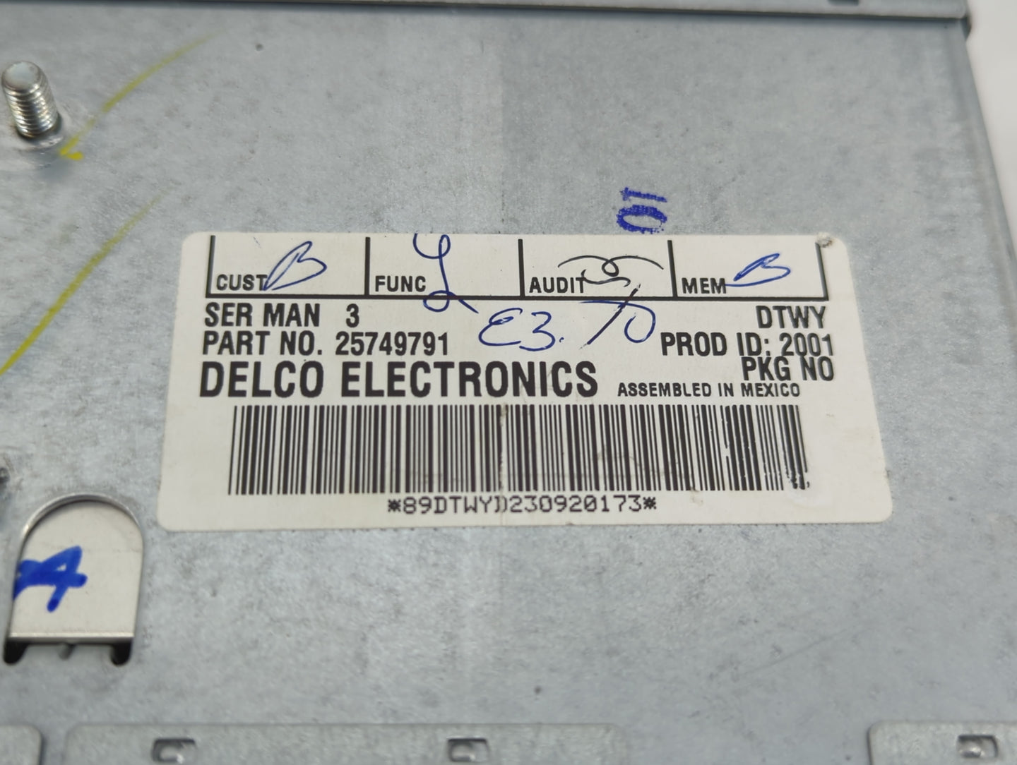 2002-2004 Cadillac Seville Radio AM FM Cd Player Receiver Replacement P/N:25749791 Fits Fits 2002 2003 2004 2005 OEM Used Au