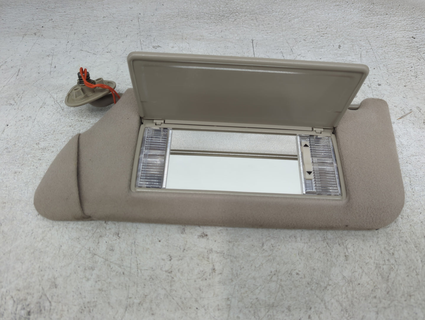 2000-2004 Cadillac Seville Sun Visor Shade Replacement Driver Left Mirror Fits Fits 2000 2001 2002 2003 2004 2005 OEM Used A