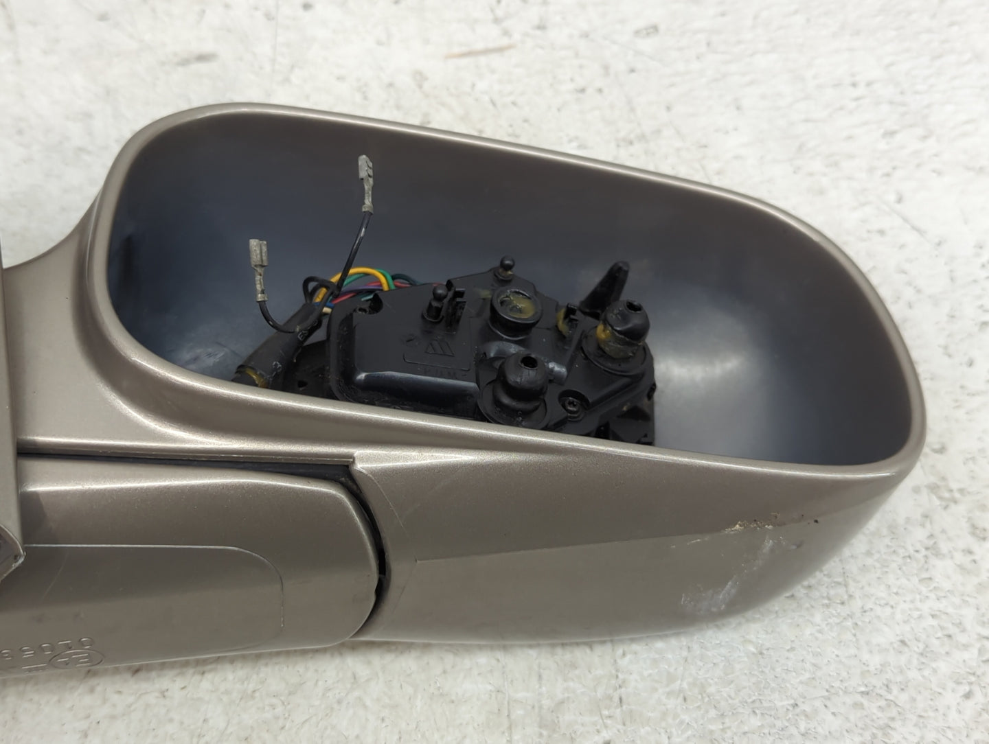1998-2004 Cadillac Seville Driver Side View Mirror - Left Door Mirror OEM Used - Oemusedautoparts1.com