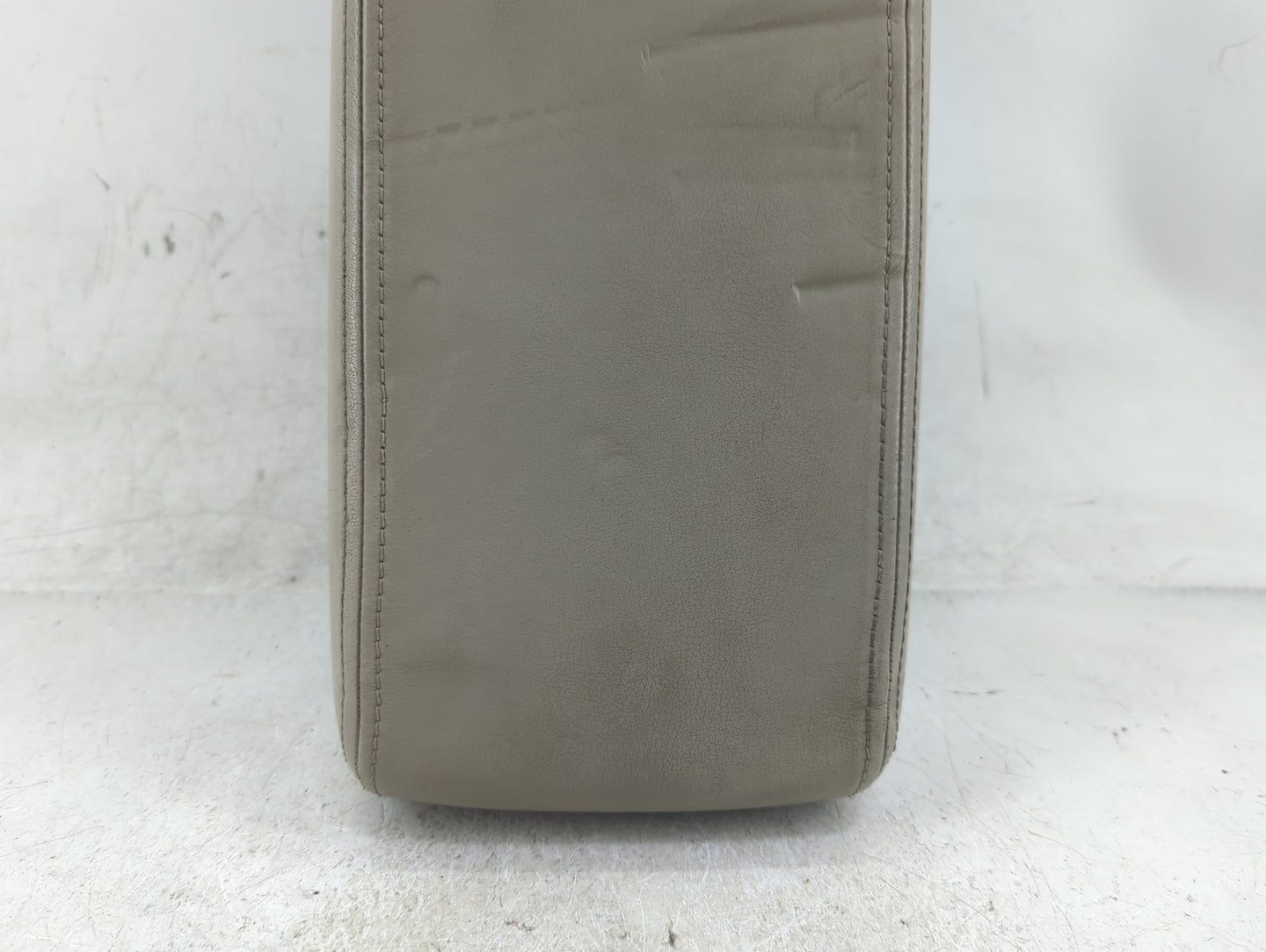 2000-2004 Cadillac Seville Center Console Armrest Cover Lid Fits Fits 2000 2001 2002 2003 2004 2005 OEM Used Auto Parts - Oe