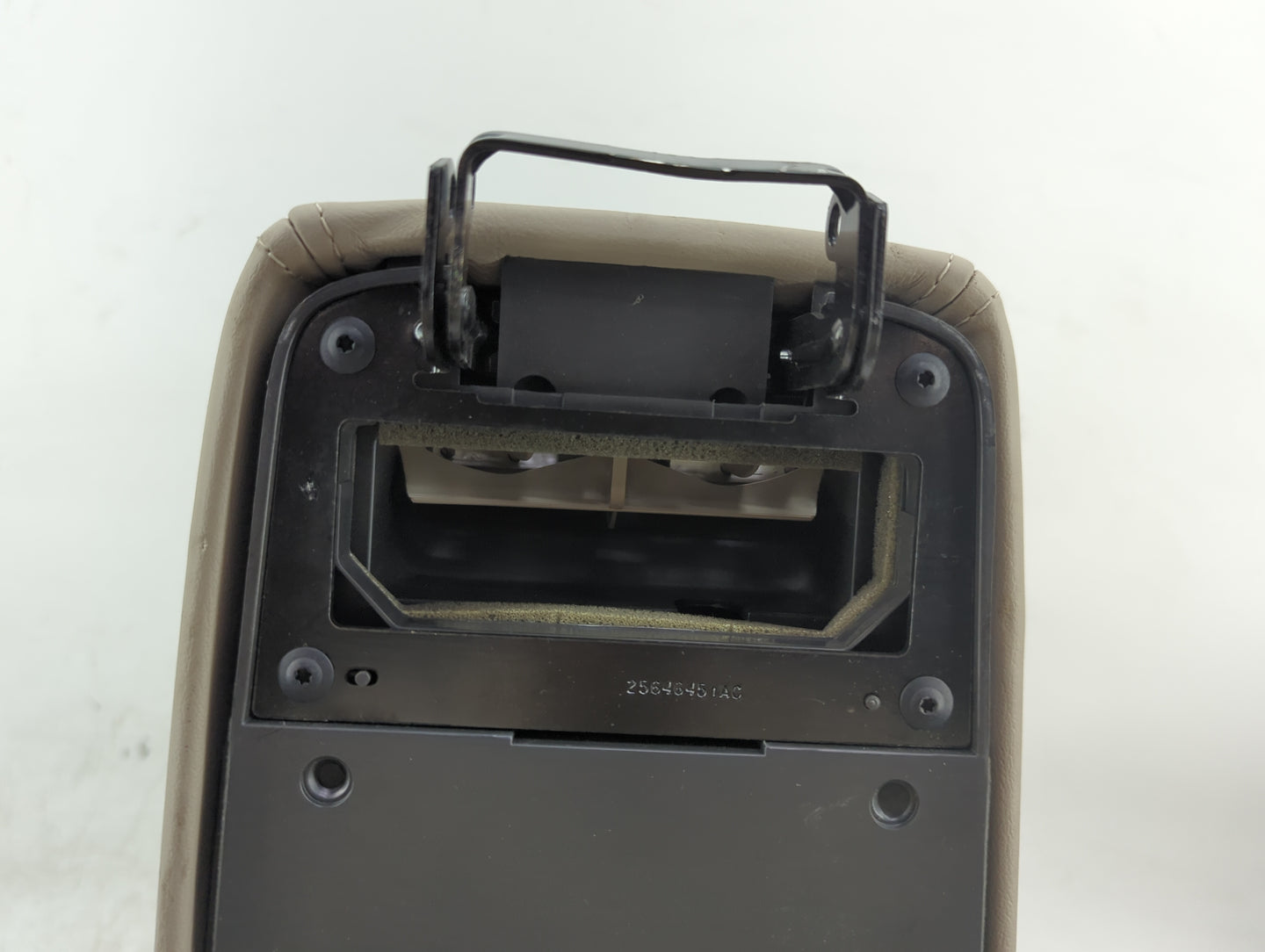 2000-2004 Cadillac Seville Center Console Armrest Cover Lid Fits Fits 2000 2001 2002 2003 2004 2005 OEM Used Auto Parts - Oe