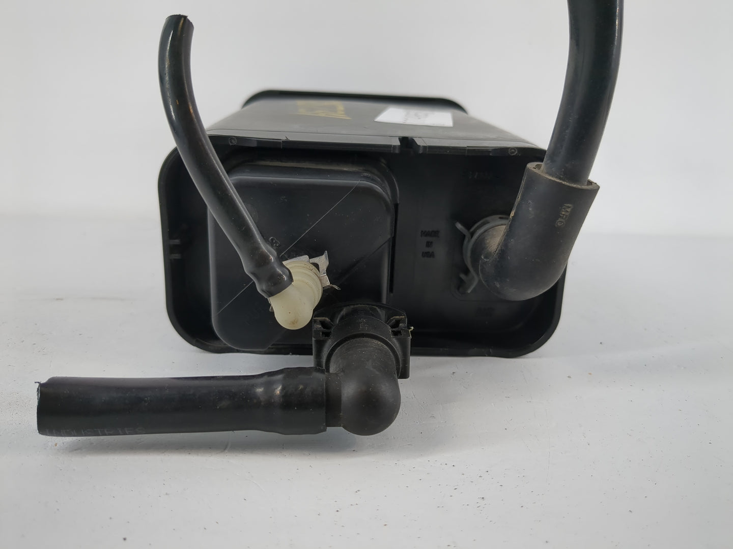 2003 Cadillac Seville Fuel Vapor Charcoal Canister - Oemusedautoparts1.com