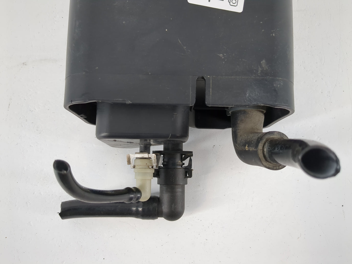 2003 Cadillac Seville Fuel Vapor Charcoal Canister - Oemusedautoparts1.com