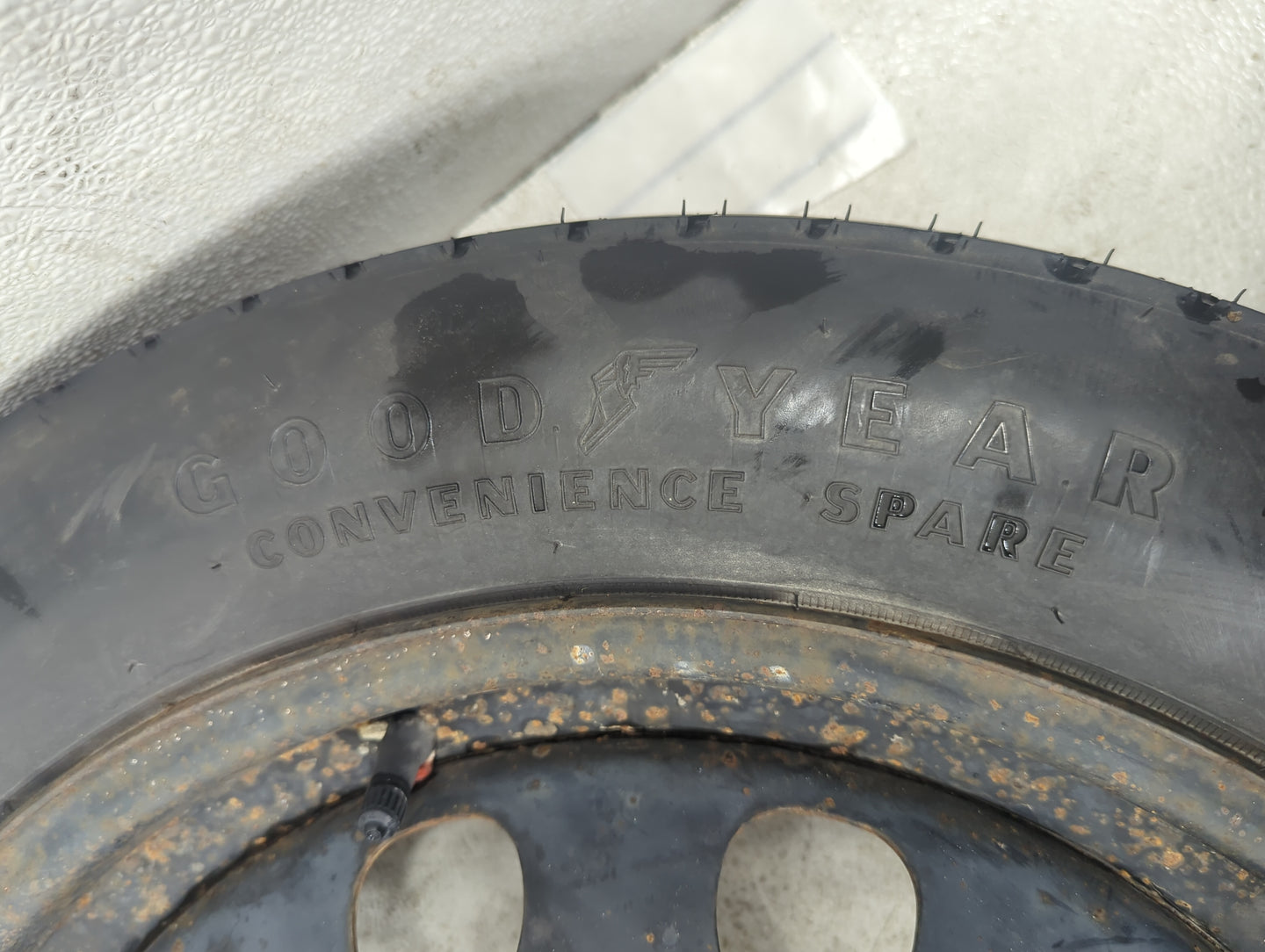 2003-2005 Chevrolet Astro Spare Donut Tire Wheel Rim Oem - Oemusedautoparts1.com