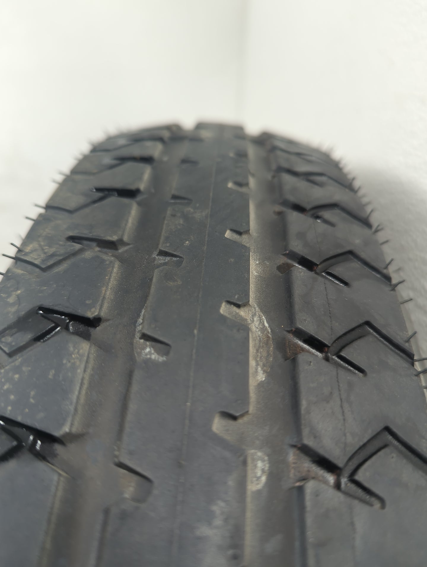 2003-2005 Chevrolet Astro Spare Donut Tire Wheel Rim Oem - Oemusedautoparts1.com