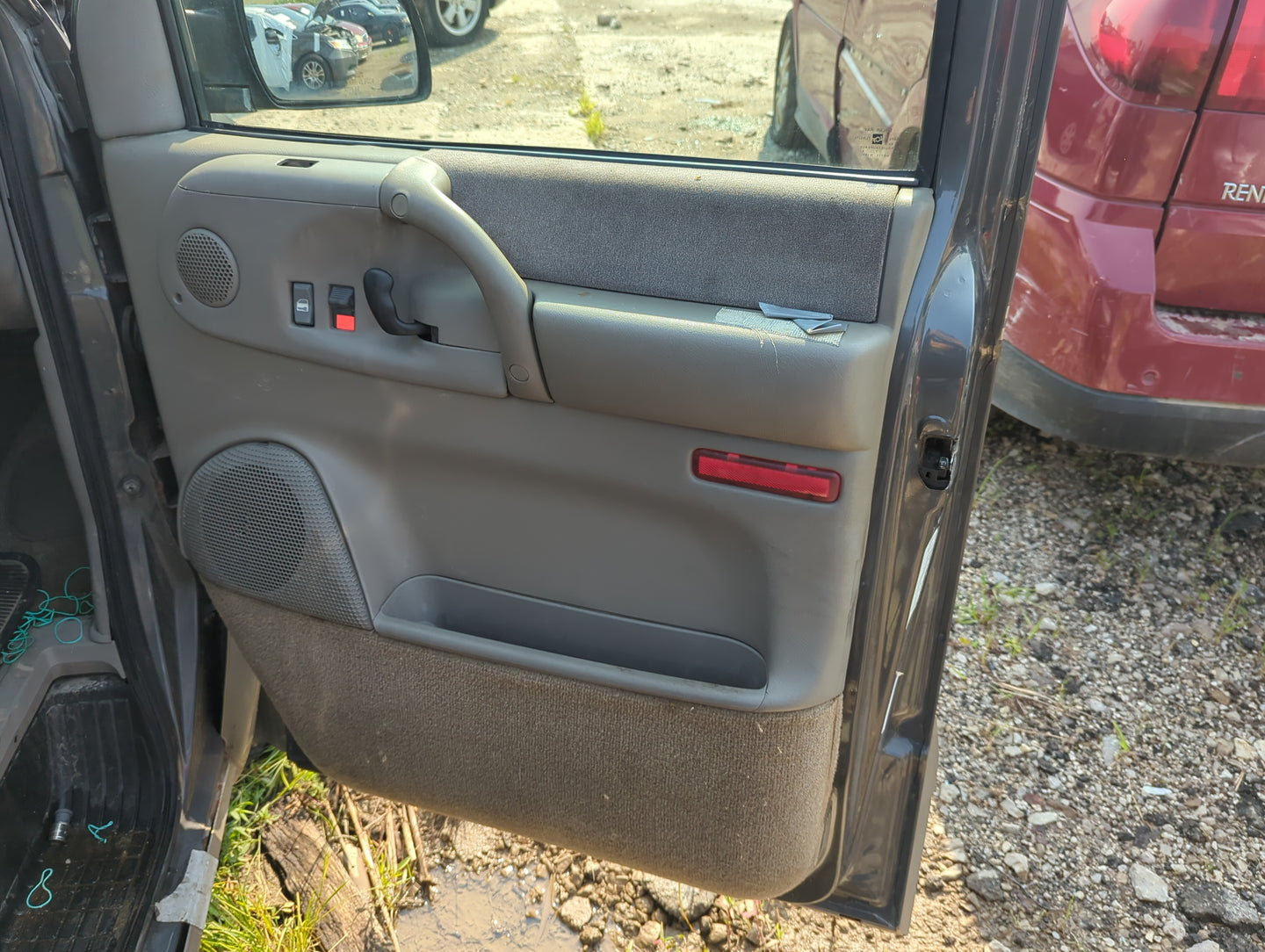 2003 Chevrolet Astro Front Right Passenger Interior Door Panel Trim - Oemusedautoparts1.com
