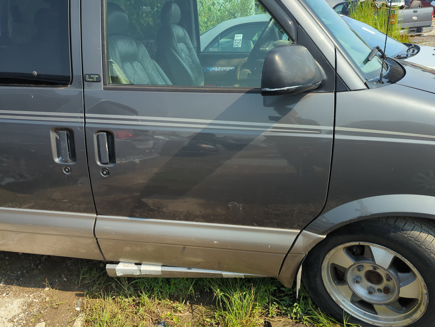 1994-2005 Chevrolet Astro Passenger Front Door Oem - Oemusedautoparts1.com