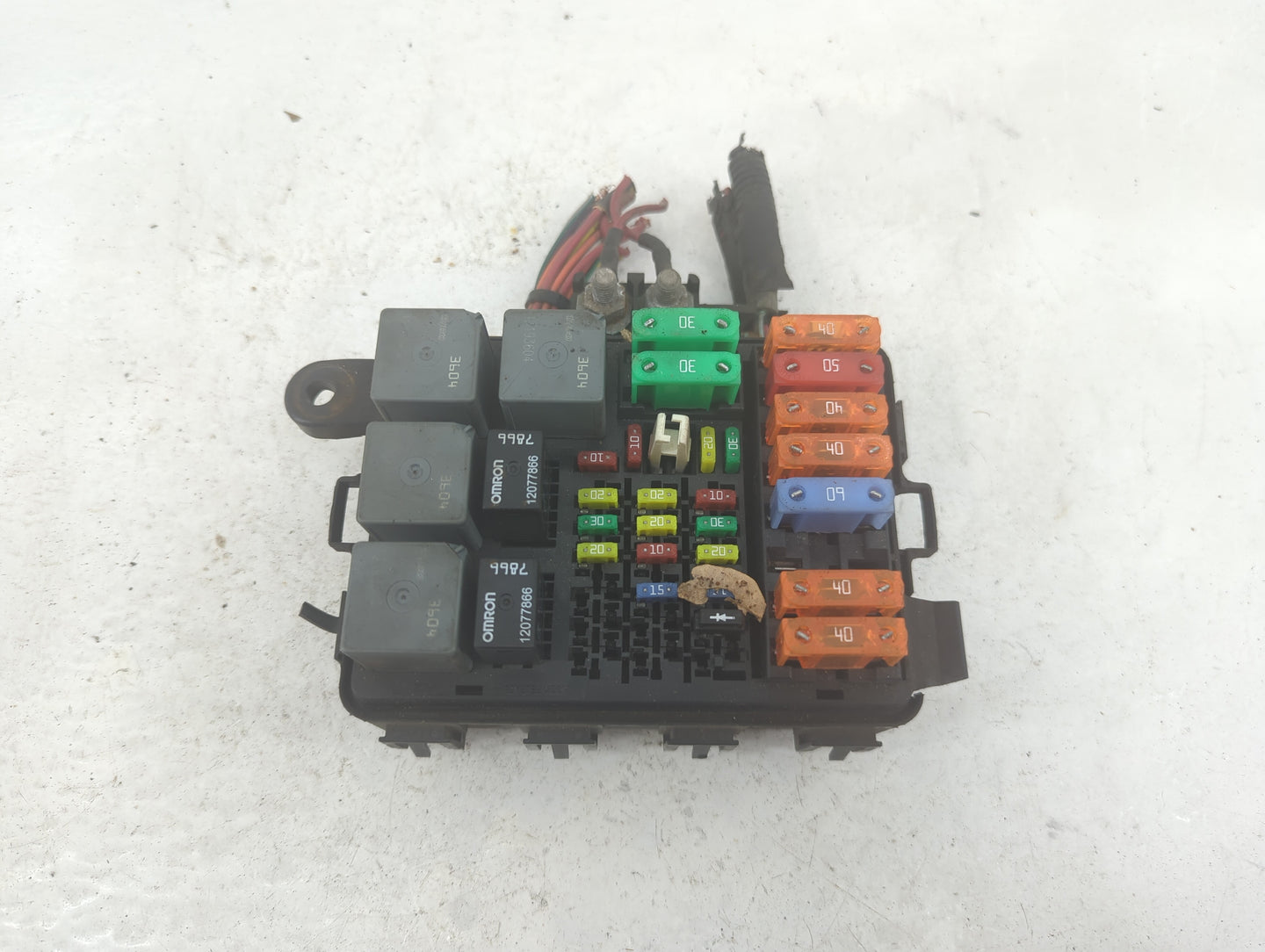 2000-2005 Chevrolet Astro Fusebox Fuse Box Panel Relay Module P/N:12162365-D Fits Fits 2000 2001 2002 2003 2004 2005 OEM Use