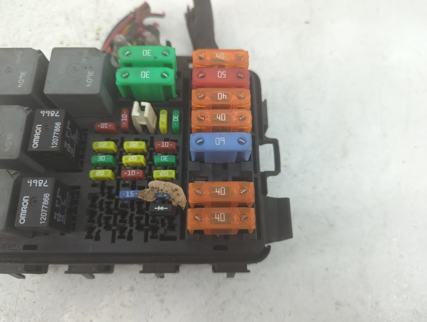 2000-2005 Chevrolet Astro Fusebox Fuse Box Panel Relay Module P/N:12162365-D Fits Fits 2000 2001 2002 2003 2004 2005 OEM Use