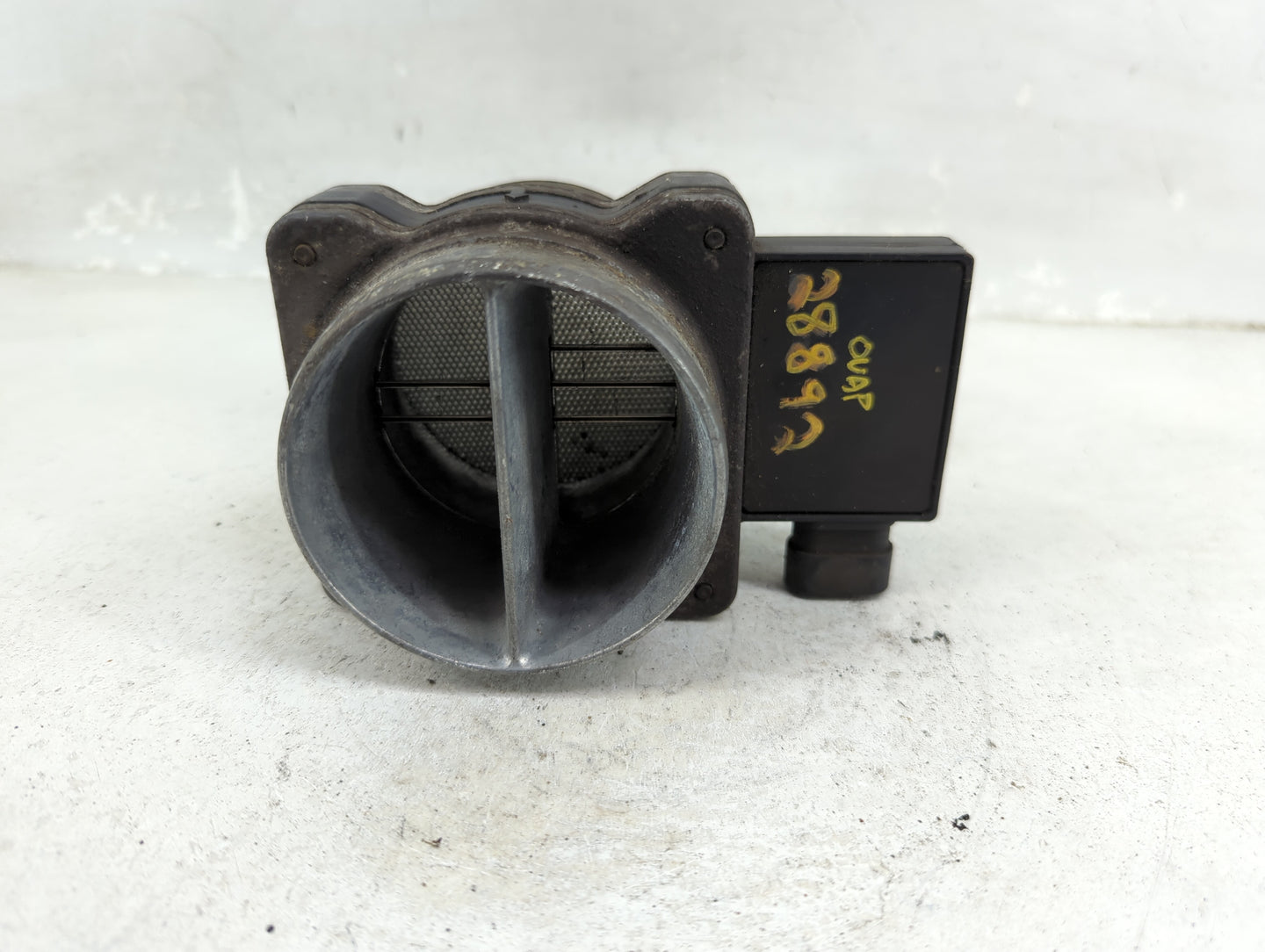 2001-2005 Chevrolet Astro Throttle Body Fits Fits 2001 2002 2003 2004 2005 2006 2007 OEM Used Auto Parts - Oemusedautoparts1