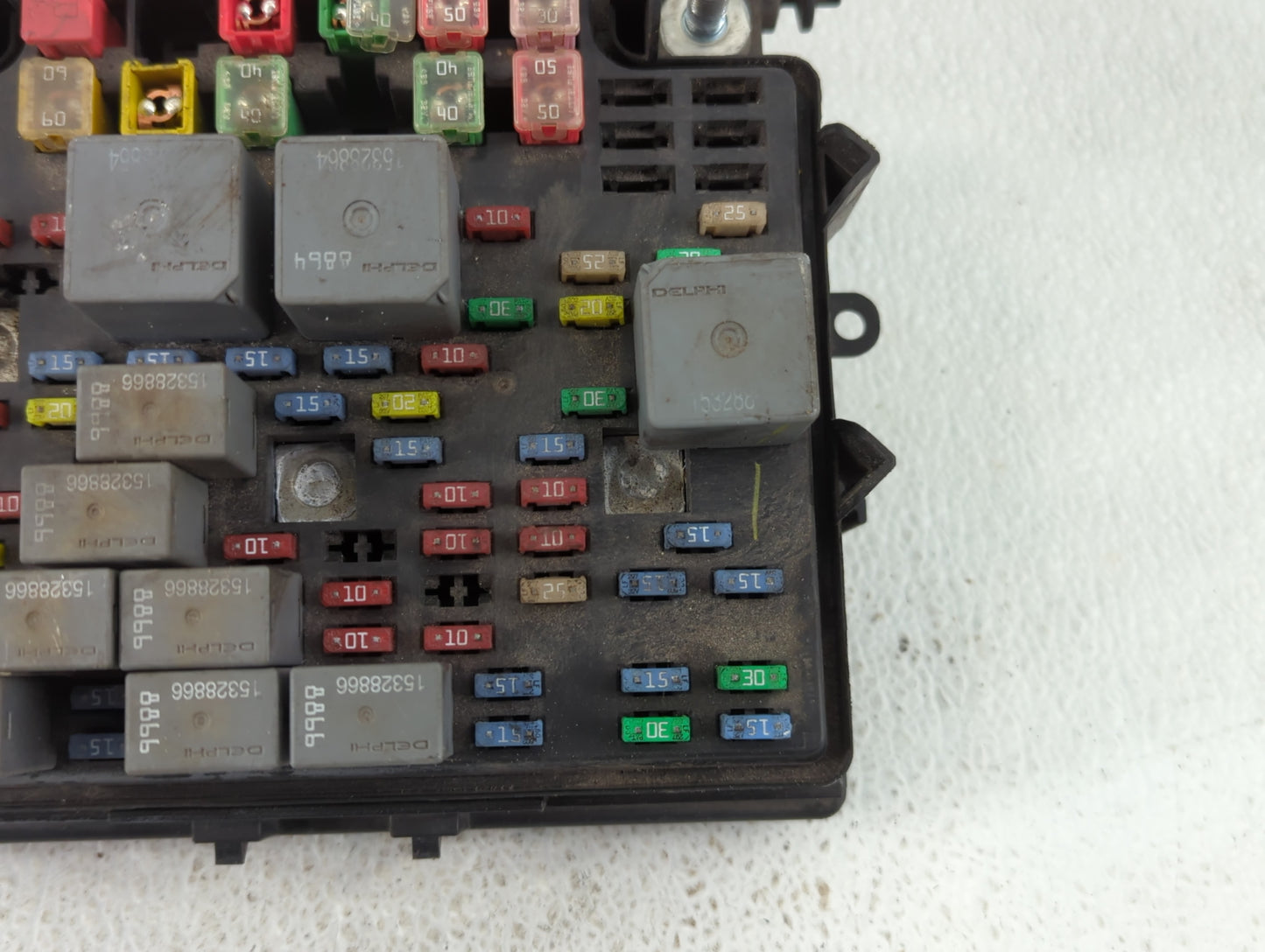 2003 Chevrolet Avalanche Fusebox Fuse Box Panel Relay Module P/N:15201930-02 Fits OEM Used Auto Parts - Oemusedautoparts1.co