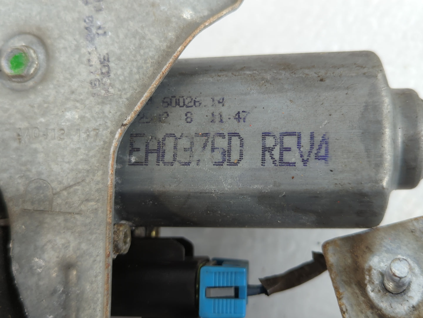 Chevrolet Avalanche Passenger Front Right Power Window Motor - Oemusedautoparts1.com