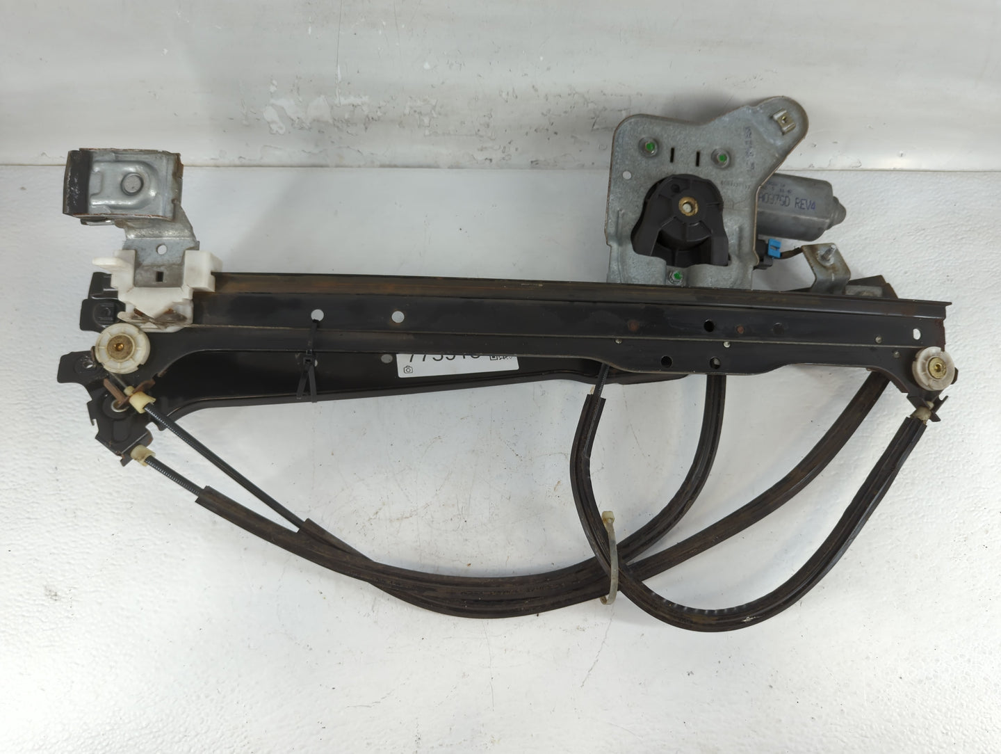 Chevrolet Avalanche Passenger Front Right Power Window Motor - Oemusedautoparts1.com