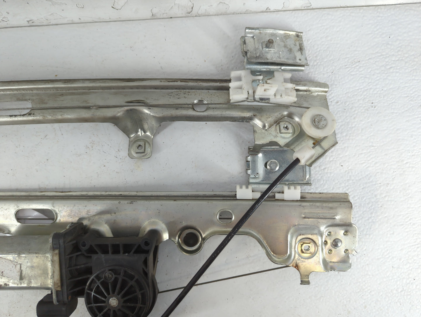 Chevrolet Avalanche Driver Left Rear Window Regulator - Oemusedautoparts1.com