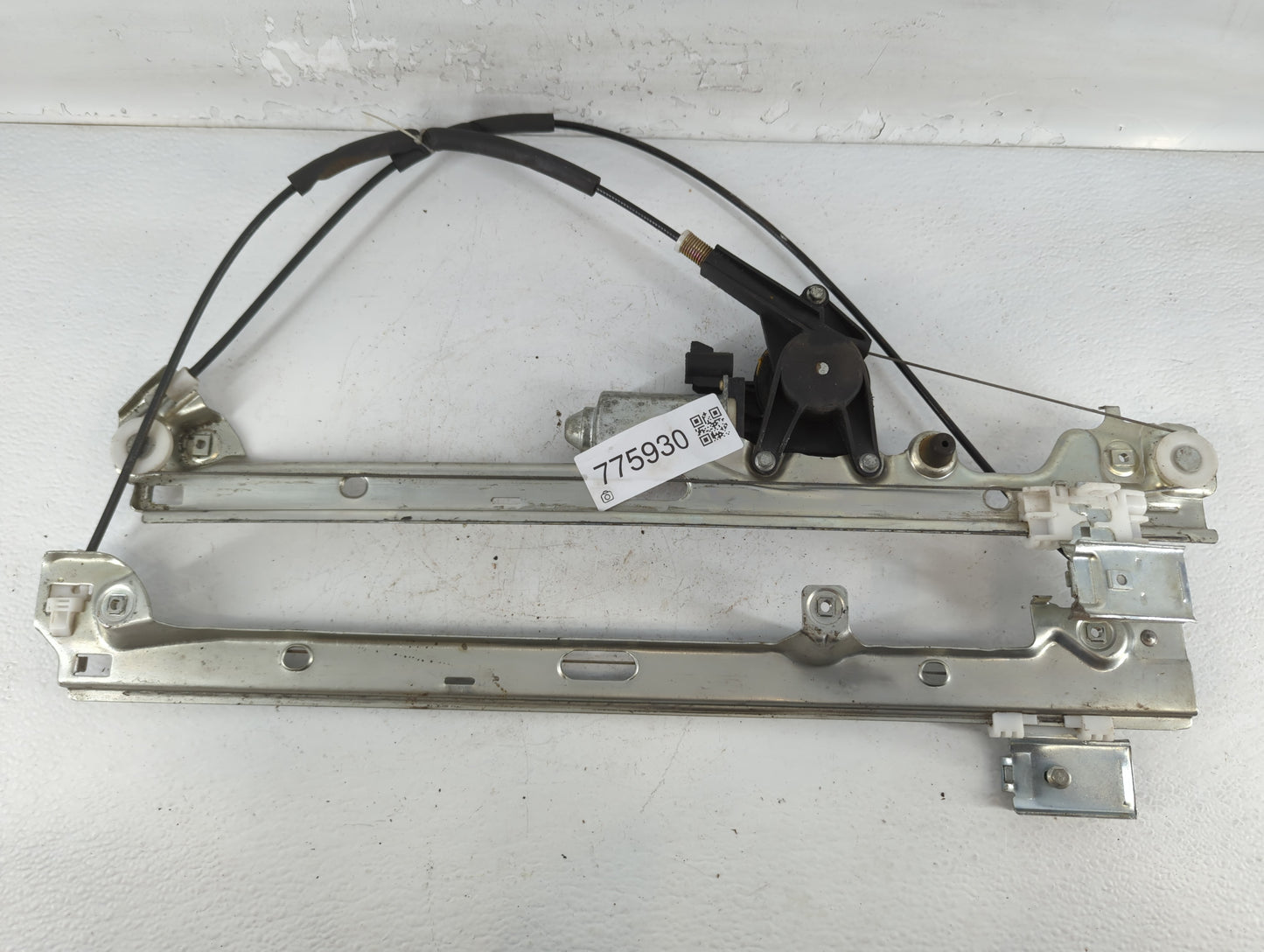 Chevrolet Avalanche Driver Left Rear Window Regulator - Oemusedautoparts1.com