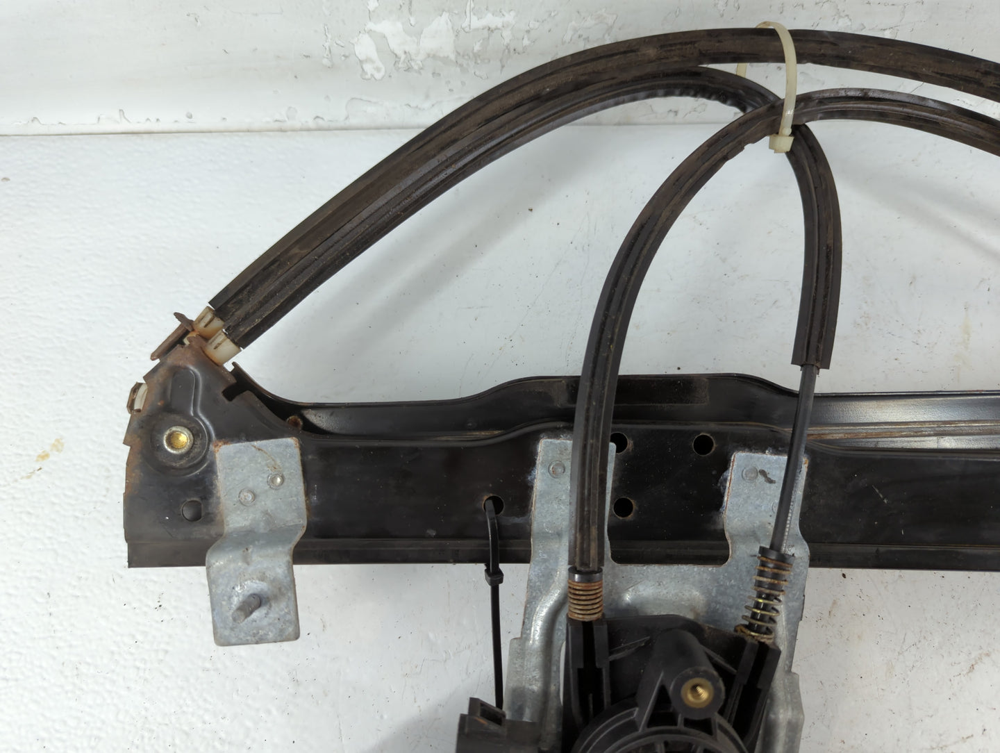 Chevrolet Avalanche Passenger Front Right Power Window Motor - Oemusedautoparts1.com