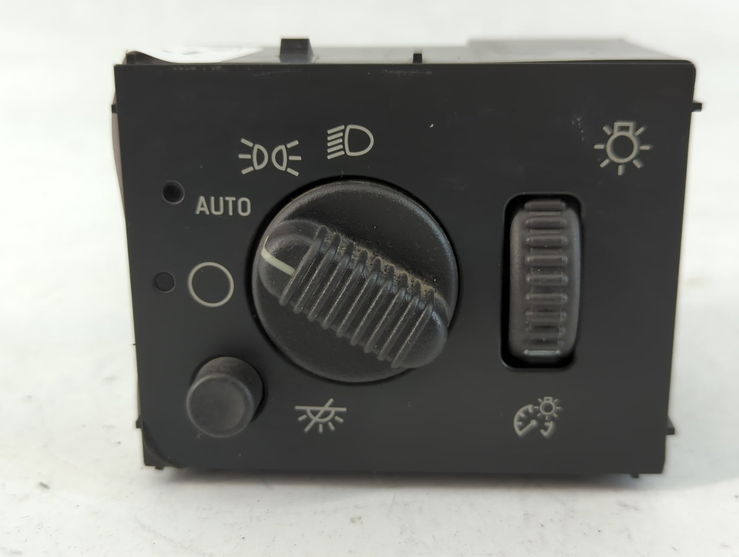 2003 Chevrolet Avalanche Headlight Head Light Switch Lamp Control - Oemusedautoparts1.com