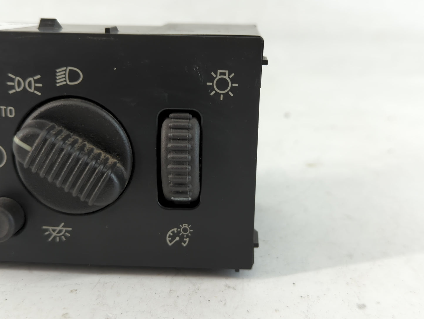 2003 Chevrolet Avalanche Headlight Head Light Switch Lamp Control - Oemusedautoparts1.com