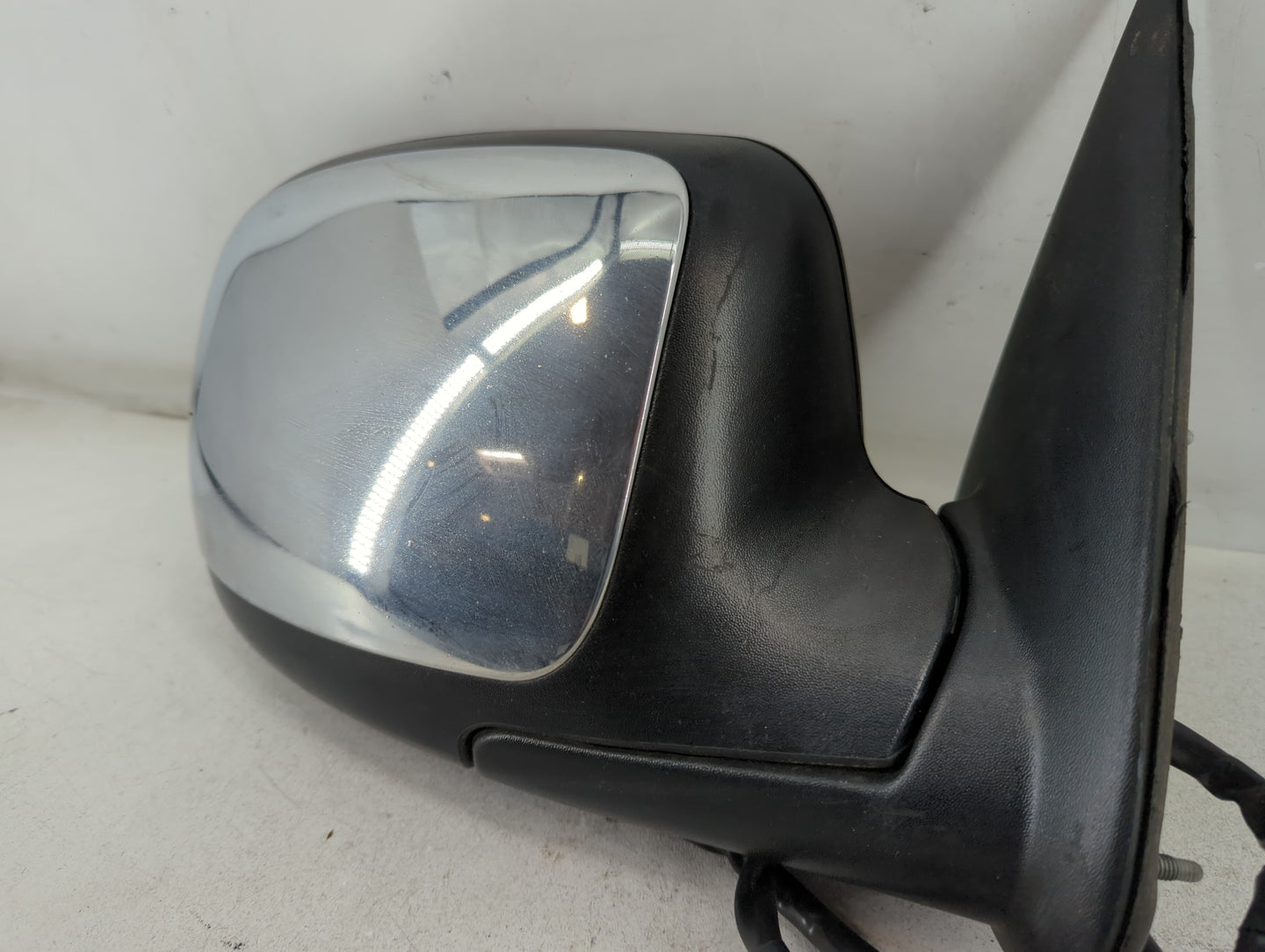2003 Chevrolet Avalanche Passenger Side View Mirror - Right Door Mirror OEM Used - Oemusedautoparts1.com