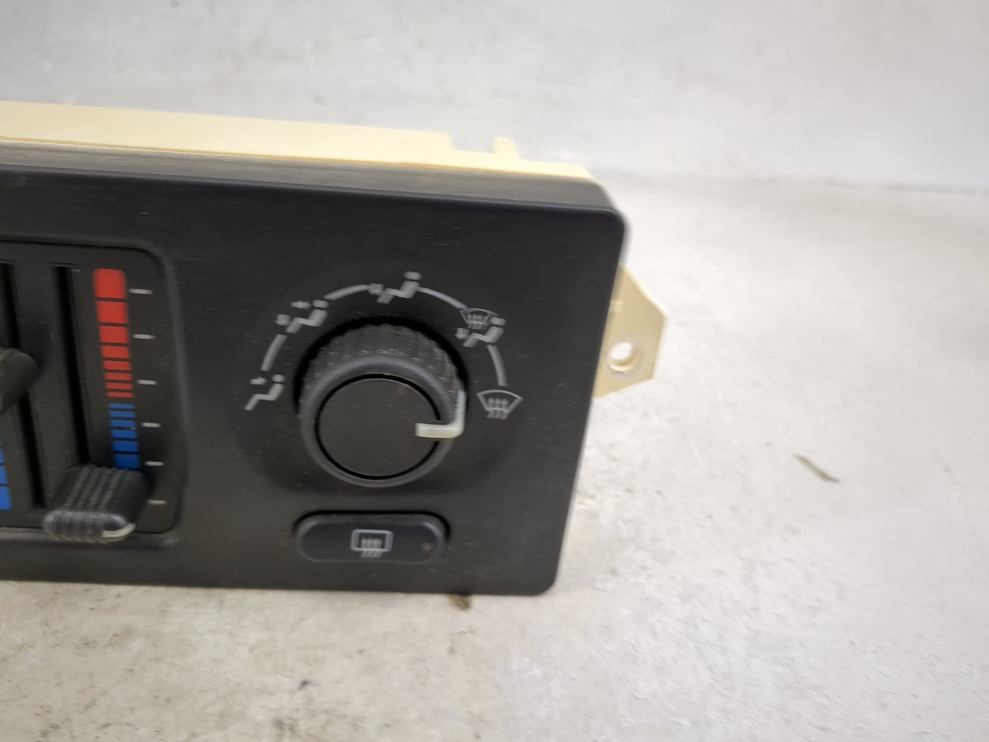 2003-2004 Chevrolet Avalanche 1500 Climate Control Module Temperature AC/Heater Replacement P/N:15183793 Fits Fits 2003 2004