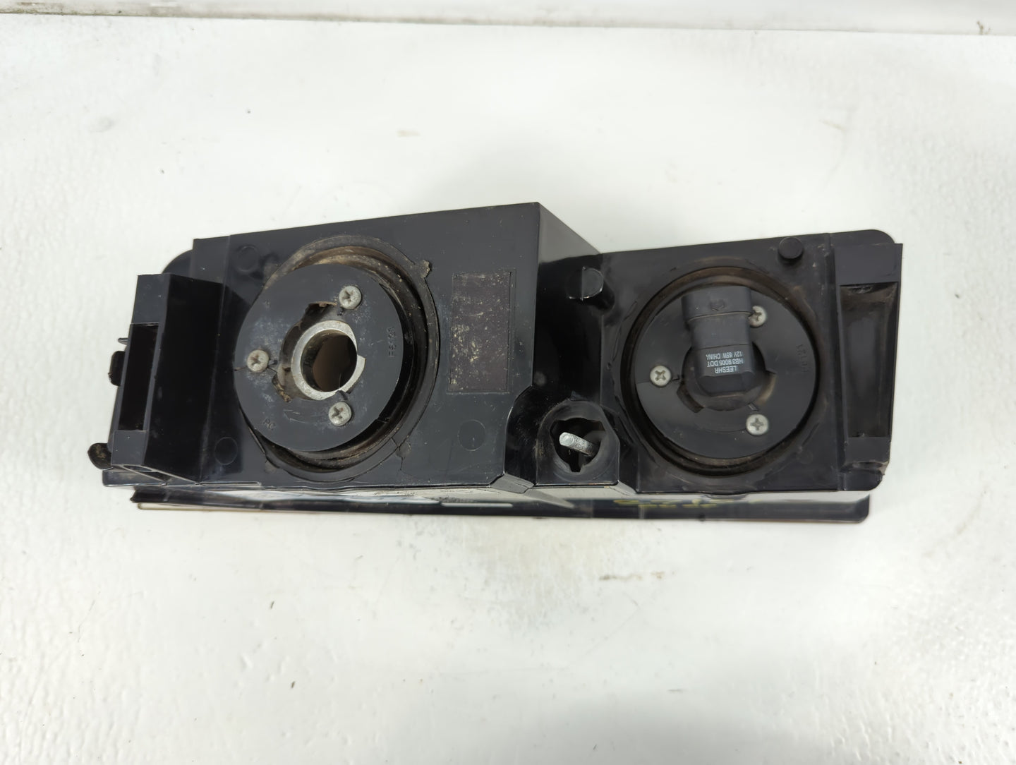 2003 Avalanche 1500 Passenger Right Oem Head Light Headlight Lamp - Oemusedautoparts1.com