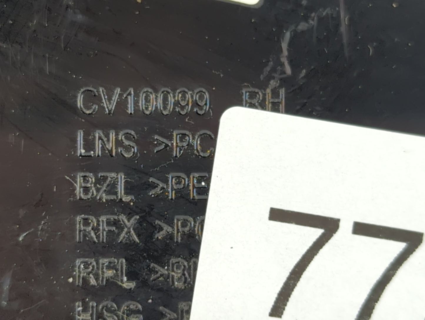 2003 Avalanche 1500 Passenger Right Oem Head Light Headlight Lamp - Oemusedautoparts1.com