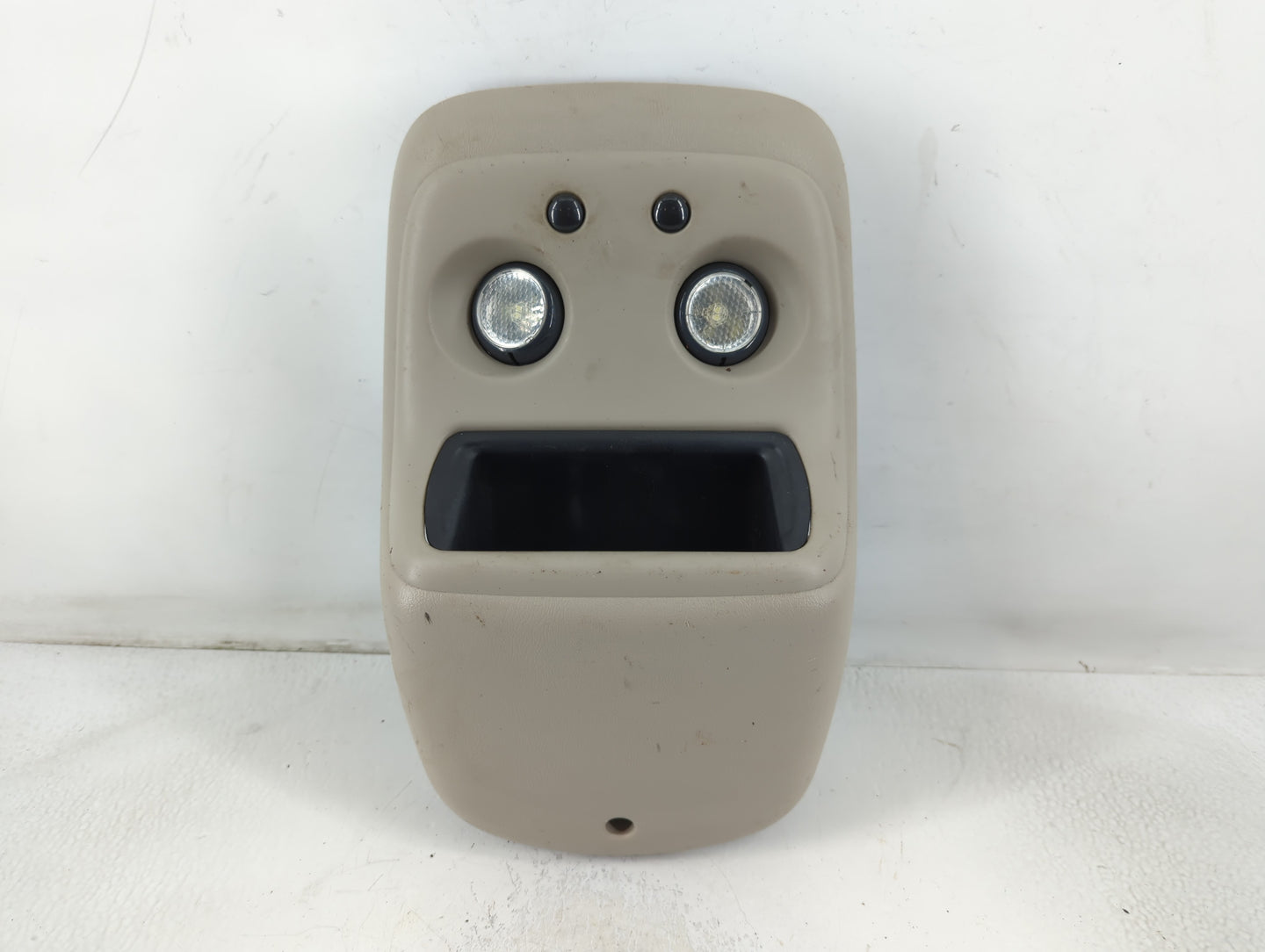 2003 Chevrolet Avalanche 1500 Overhead Roof Console - Oemusedautoparts1.com
