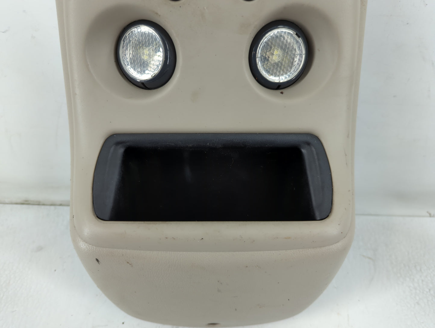 2003 Chevrolet Avalanche 1500 Overhead Roof Console - Oemusedautoparts1.com