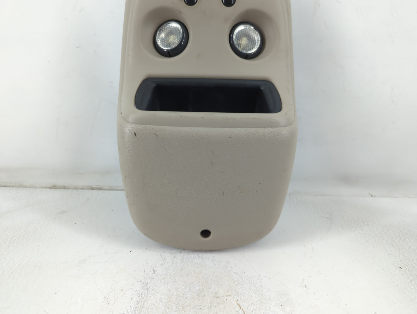 2003 Chevrolet Avalanche 1500 Overhead Roof Console - Oemusedautoparts1.com