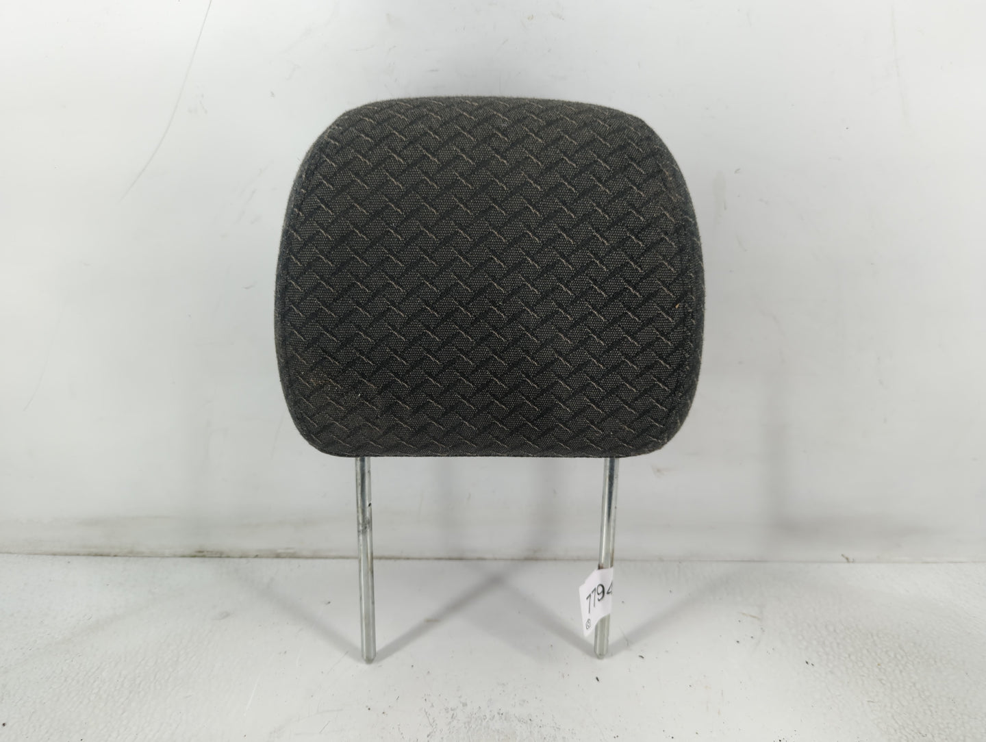 2003-2006 Chevrolet Avalanche 1500 Headrest Head Rest Front Driver Passenger Seat Fits Fits 2003 2004 2005 2006 OEM Used Aut