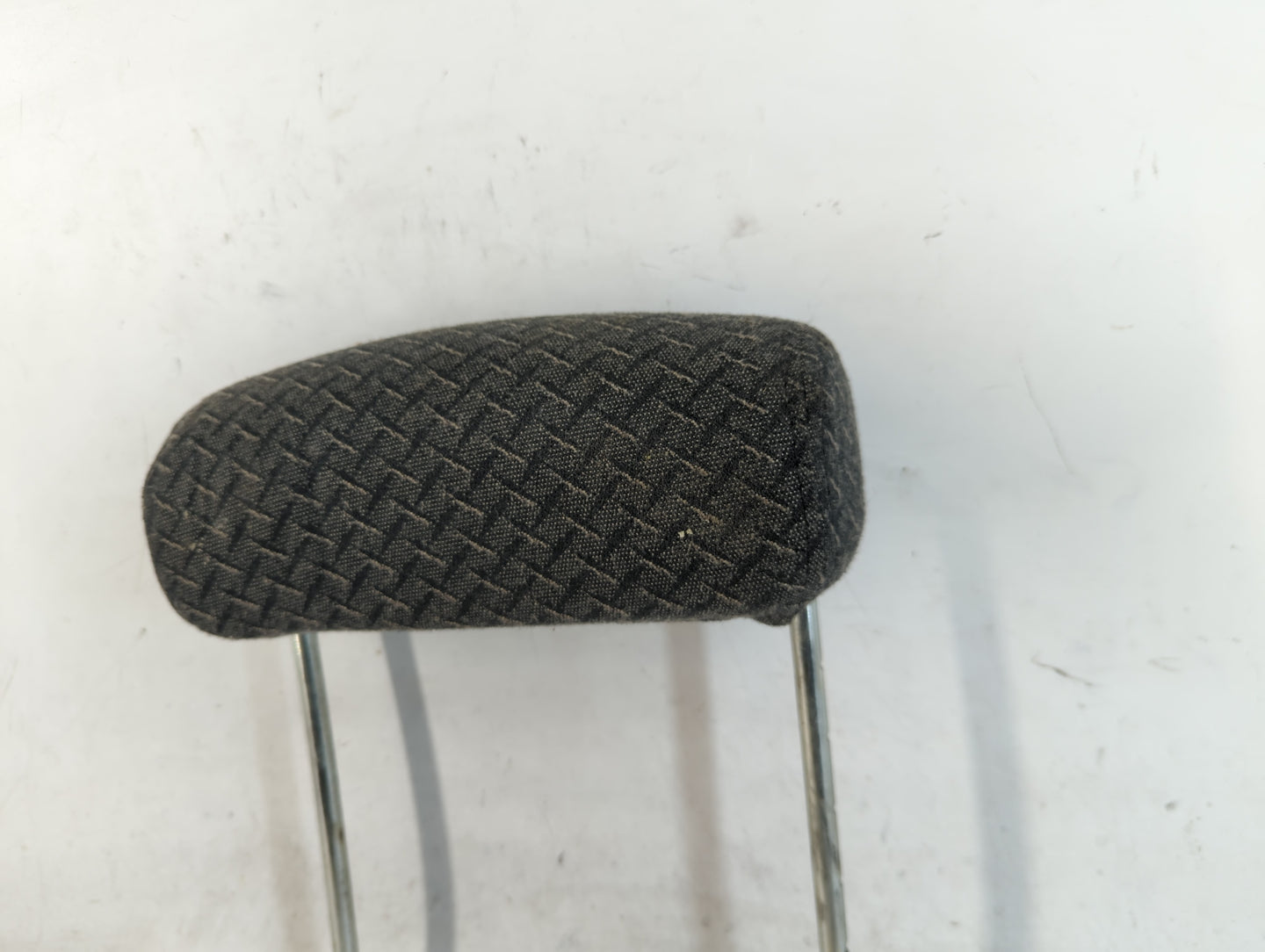2003-2006 Chevrolet Avalanche 1500 Headrest Head Rest Front Driver Passenger Seat Fits Fits 2003 2004 2005 2006 OEM Used Aut